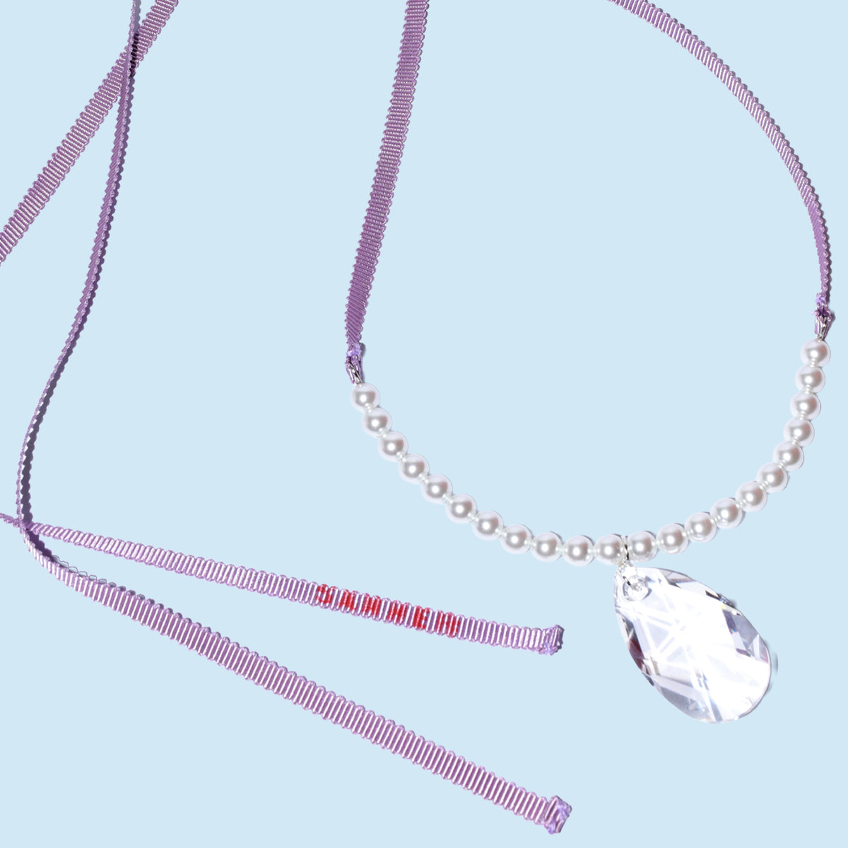 Collier en Métal Avec Perle Et Pendant En Cristal Ruban Lila